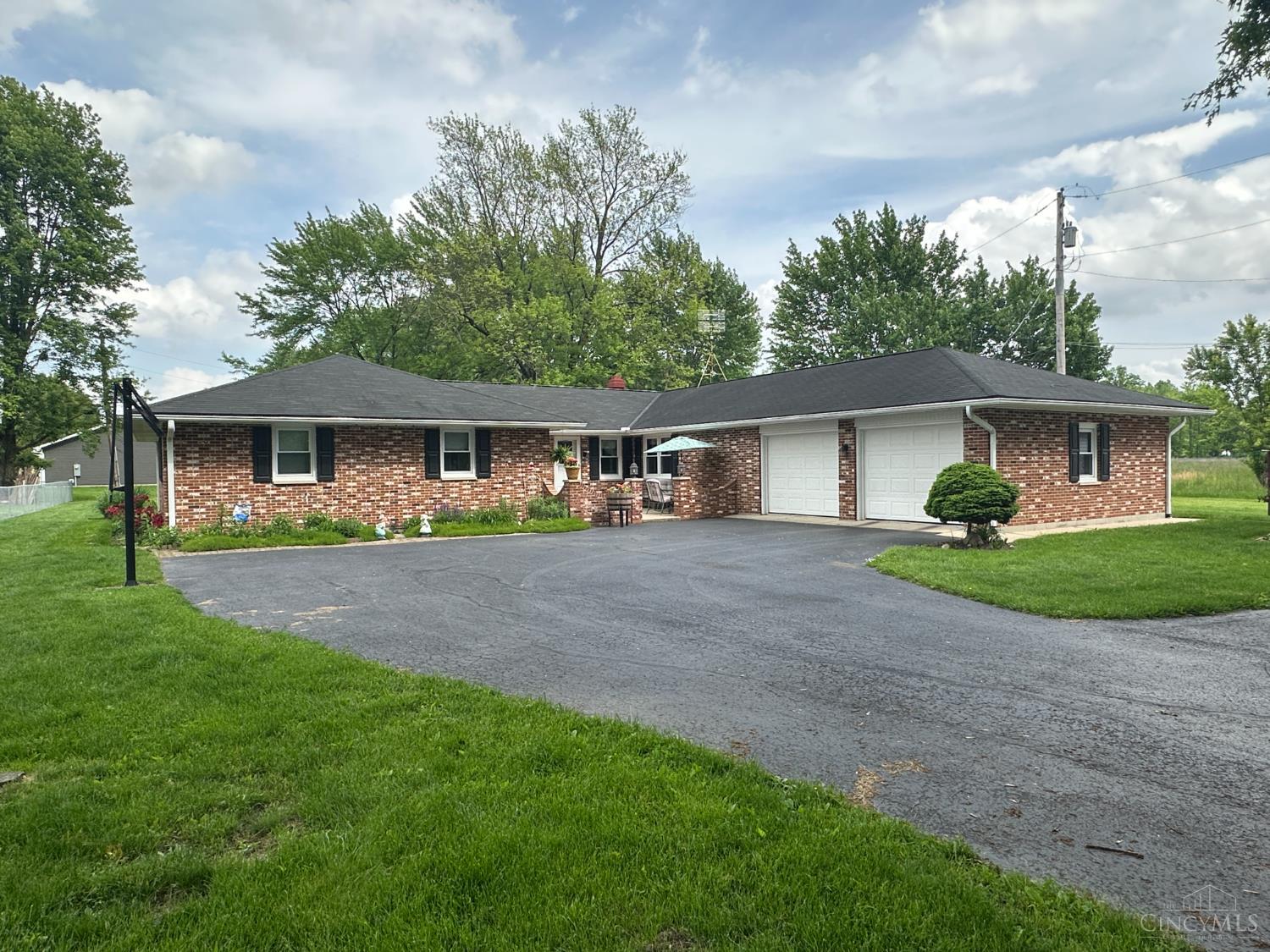 300 Park Avenue, Lynchburg, Ohio image 1