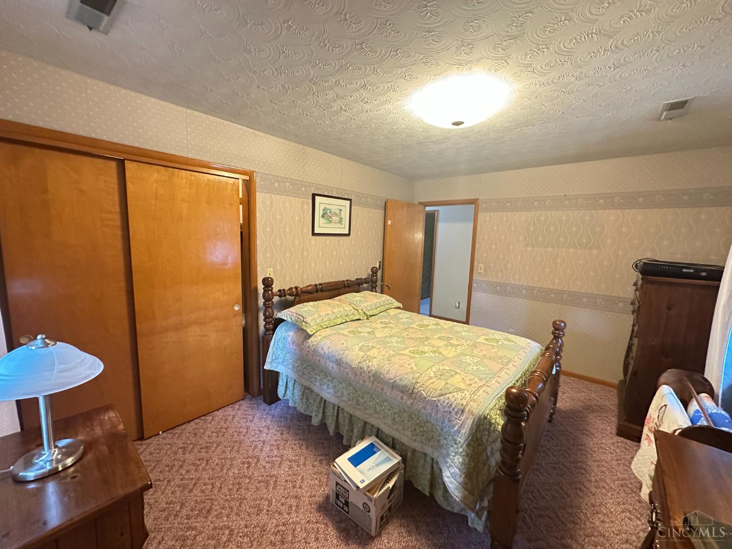 300 Park Avenue, Lynchburg, Ohio image 27