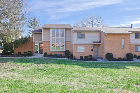 18 Oakwood Court Springdale OH 45246