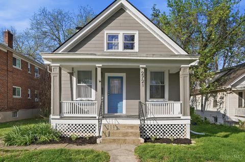 Photo of 2721 Oakleaf Avenue, Cincinnati, OH 45212 (MLS # 1876305)