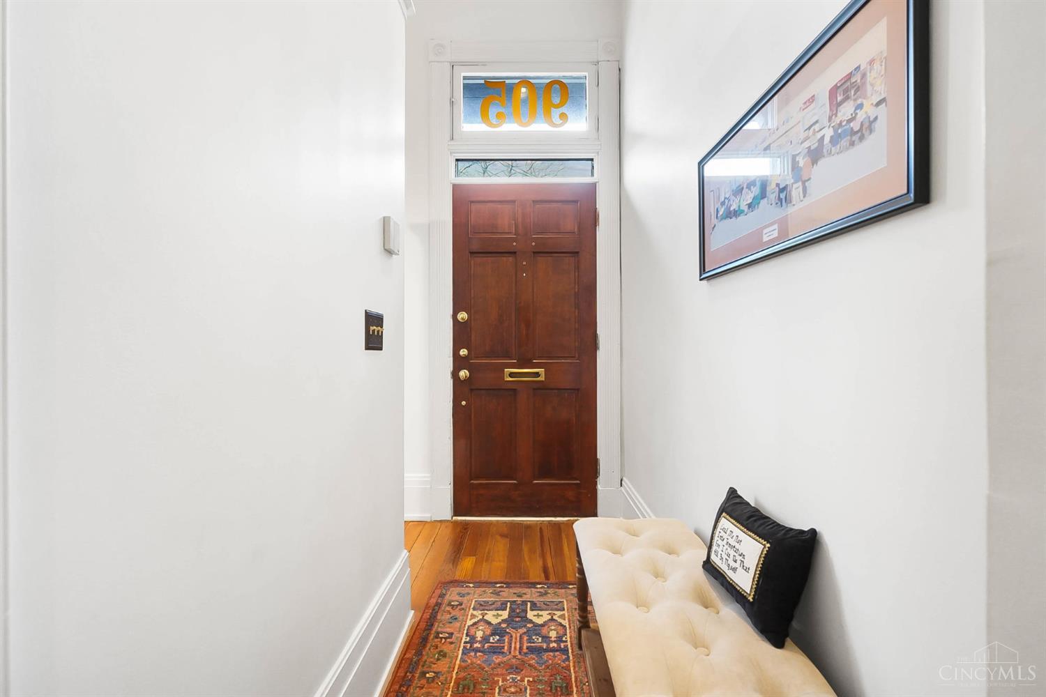 905 Paradrome Street