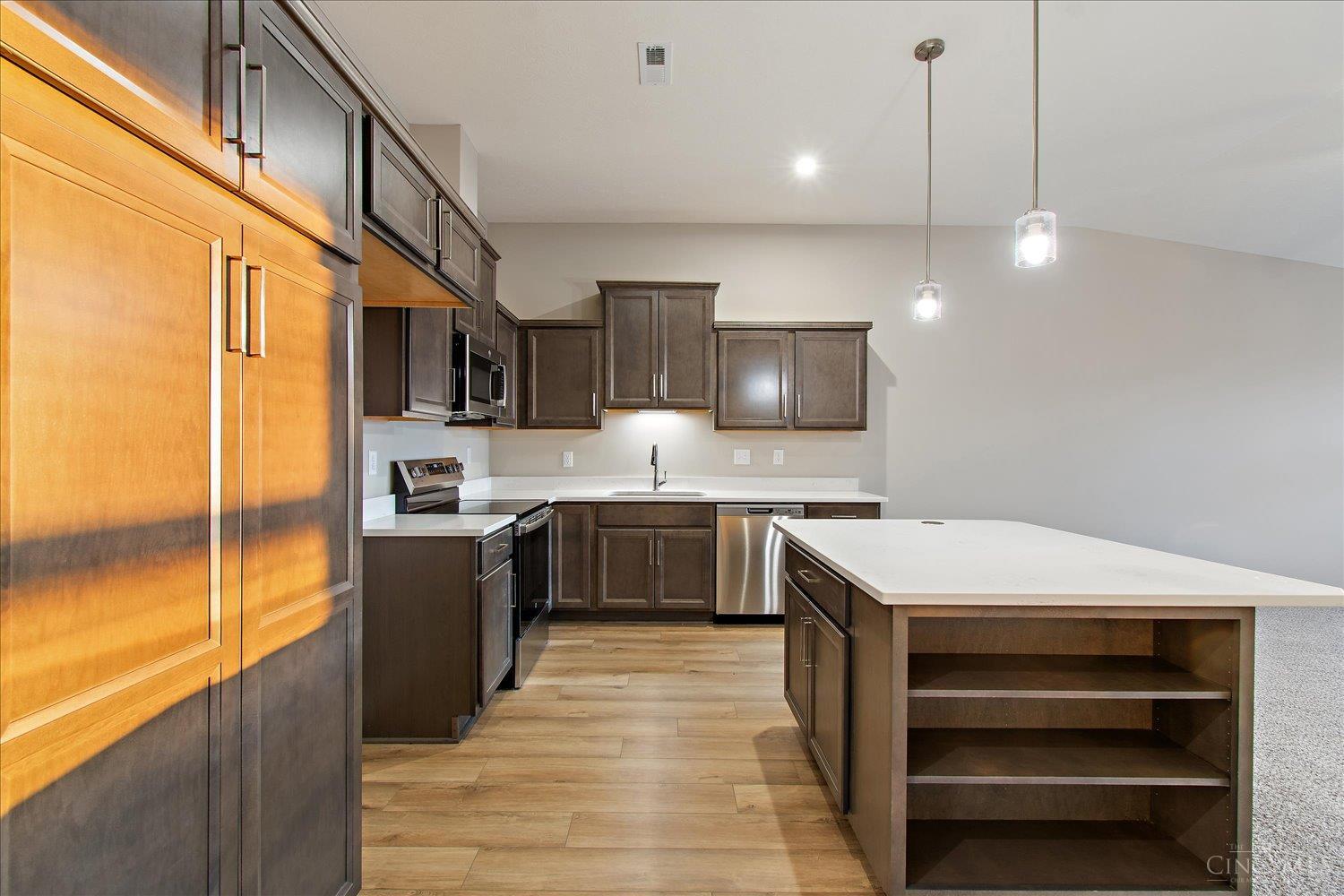 473 Bethpage Way 8-303