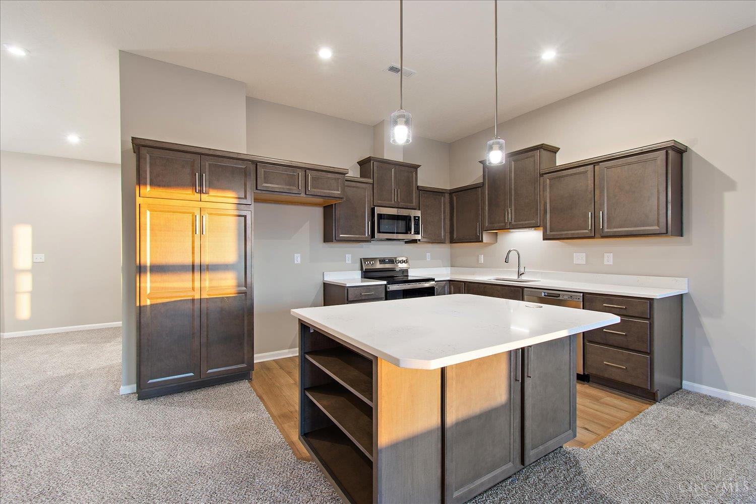 473 Bethpage Way 8-303