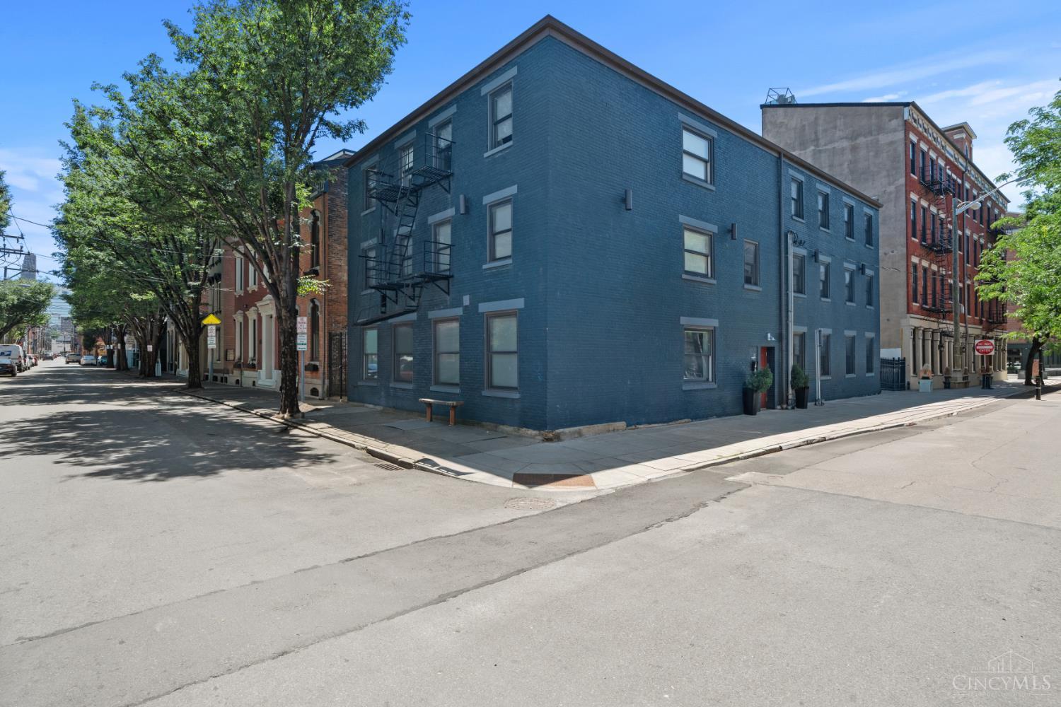 15 W Fifteenth Street B4