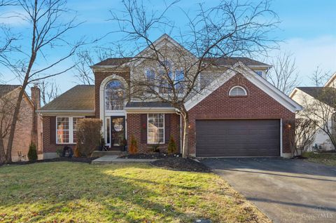 Photo of 12173 Crestfield Court, Symmes Township, OH 45249 (MLS # 1865289)