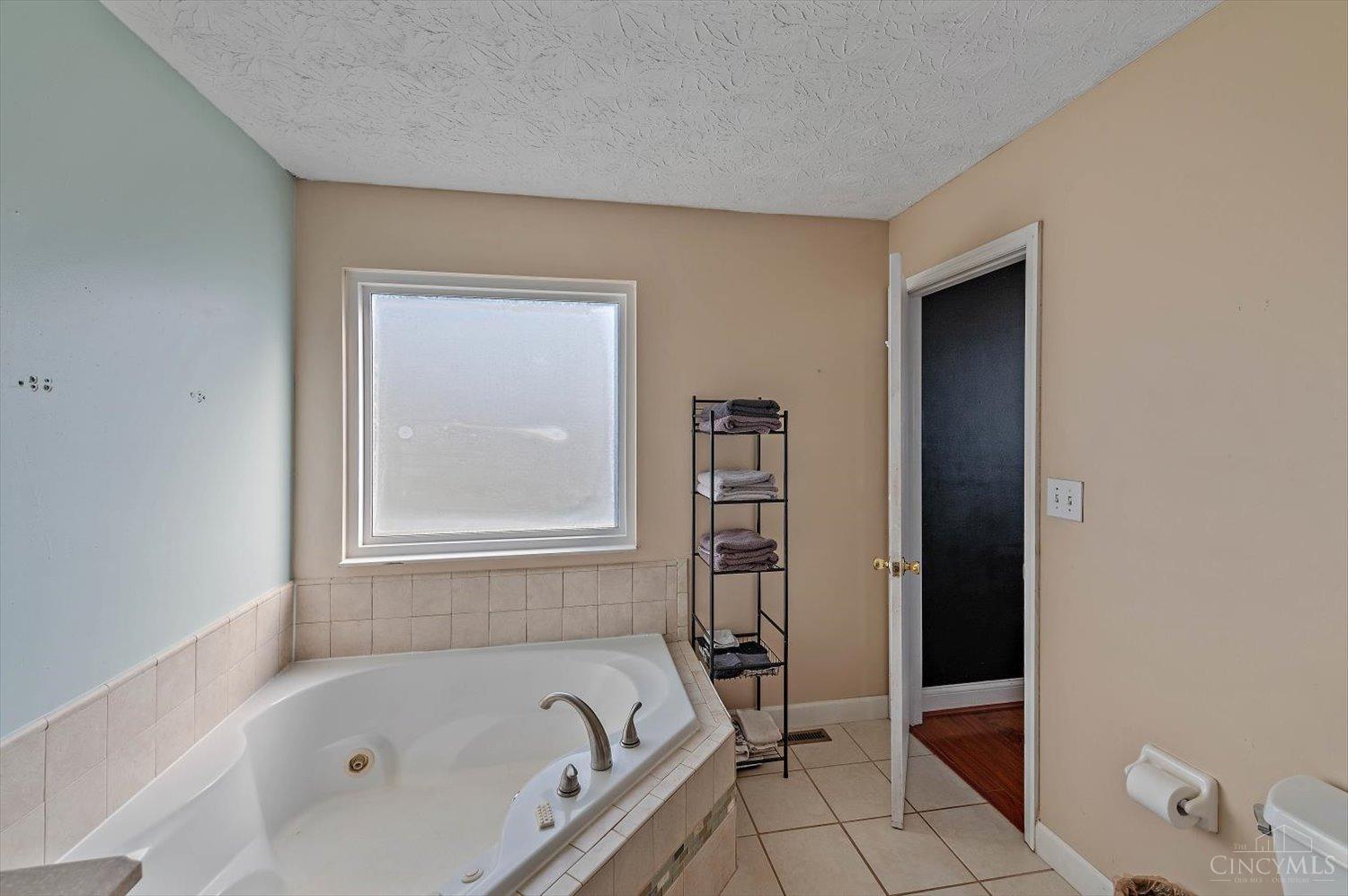 535 Teakwood Place, Trenton, Ohio image 16