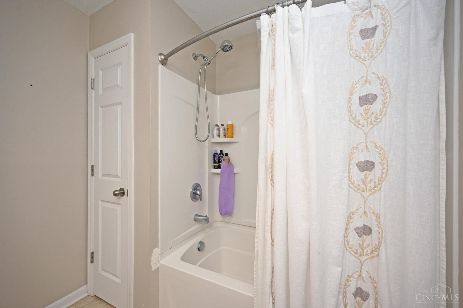 5037 Sullivans Ridge Drive, Morrow, Ohio image 20