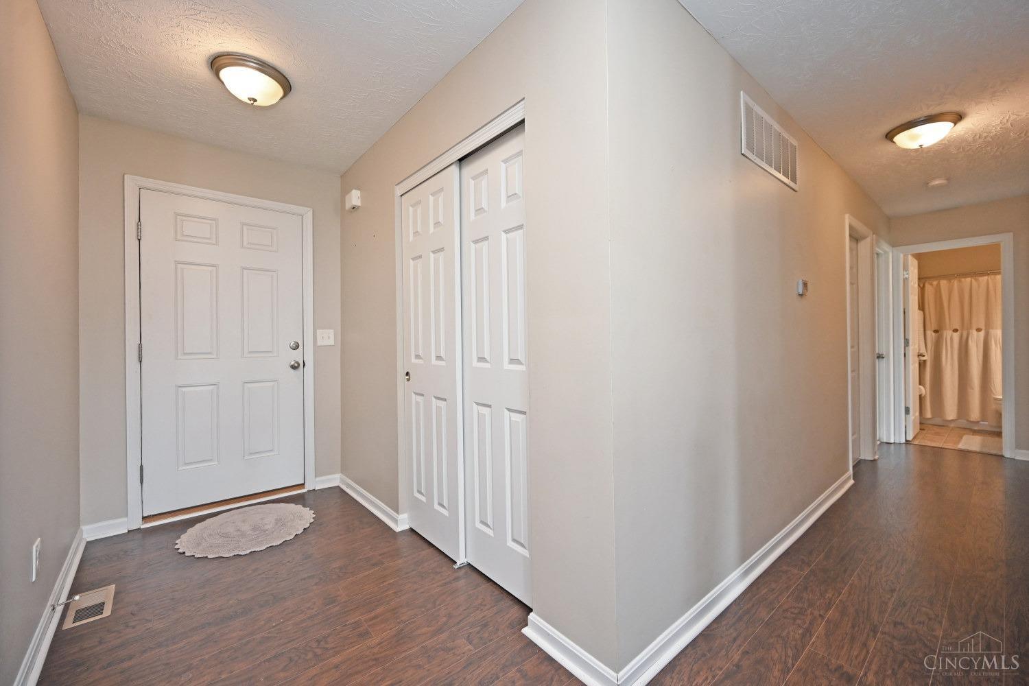 5037 Sullivans Ridge Drive, Morrow, Ohio image 3