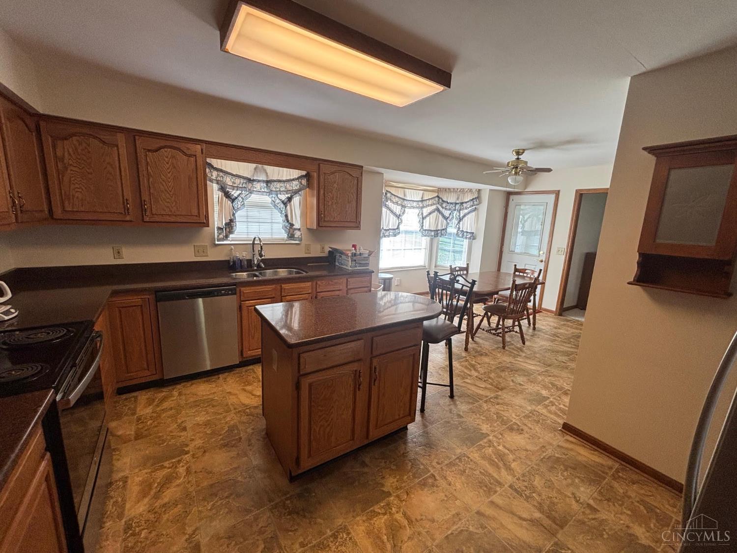 7109 Maple Creek Drive