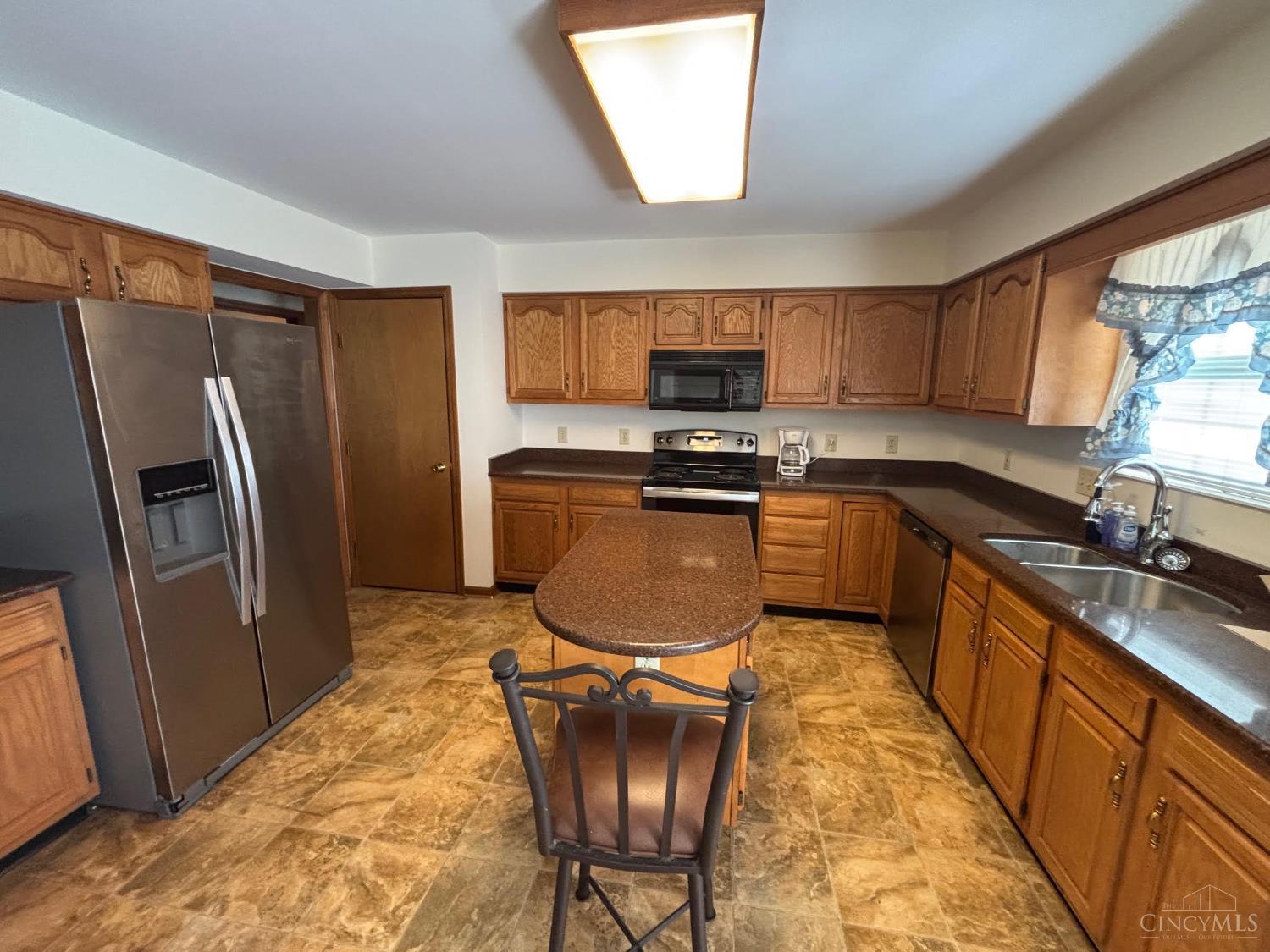 7109 Maple Creek Drive