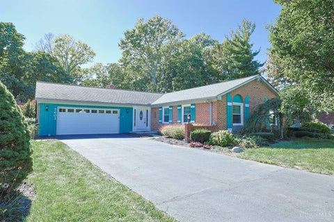 Photo of 7603 Terraqua Drive, West Chester, OH 45241 (MLS # 1896428)
