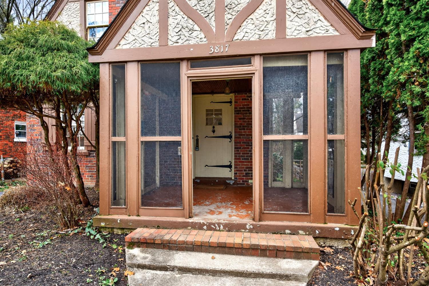 3817 Indianview Avenue