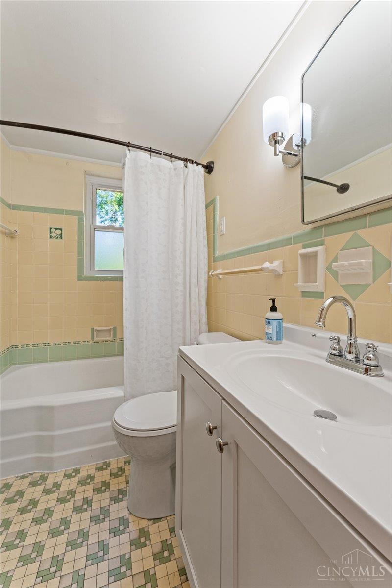 6111 Faircrest Court, Cincinnati, Ohio image 19