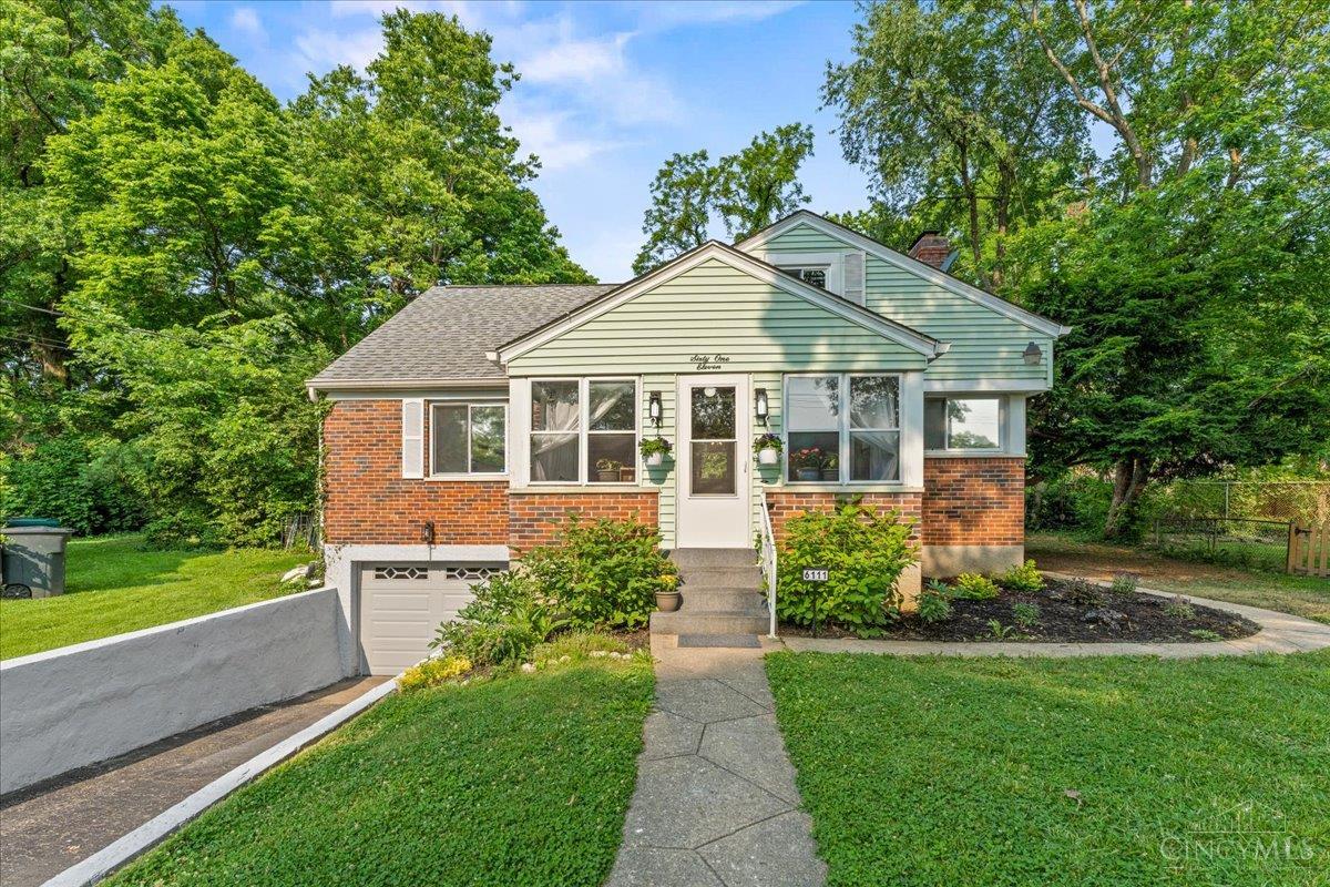 6111 Faircrest Court, Cincinnati, Ohio image 1