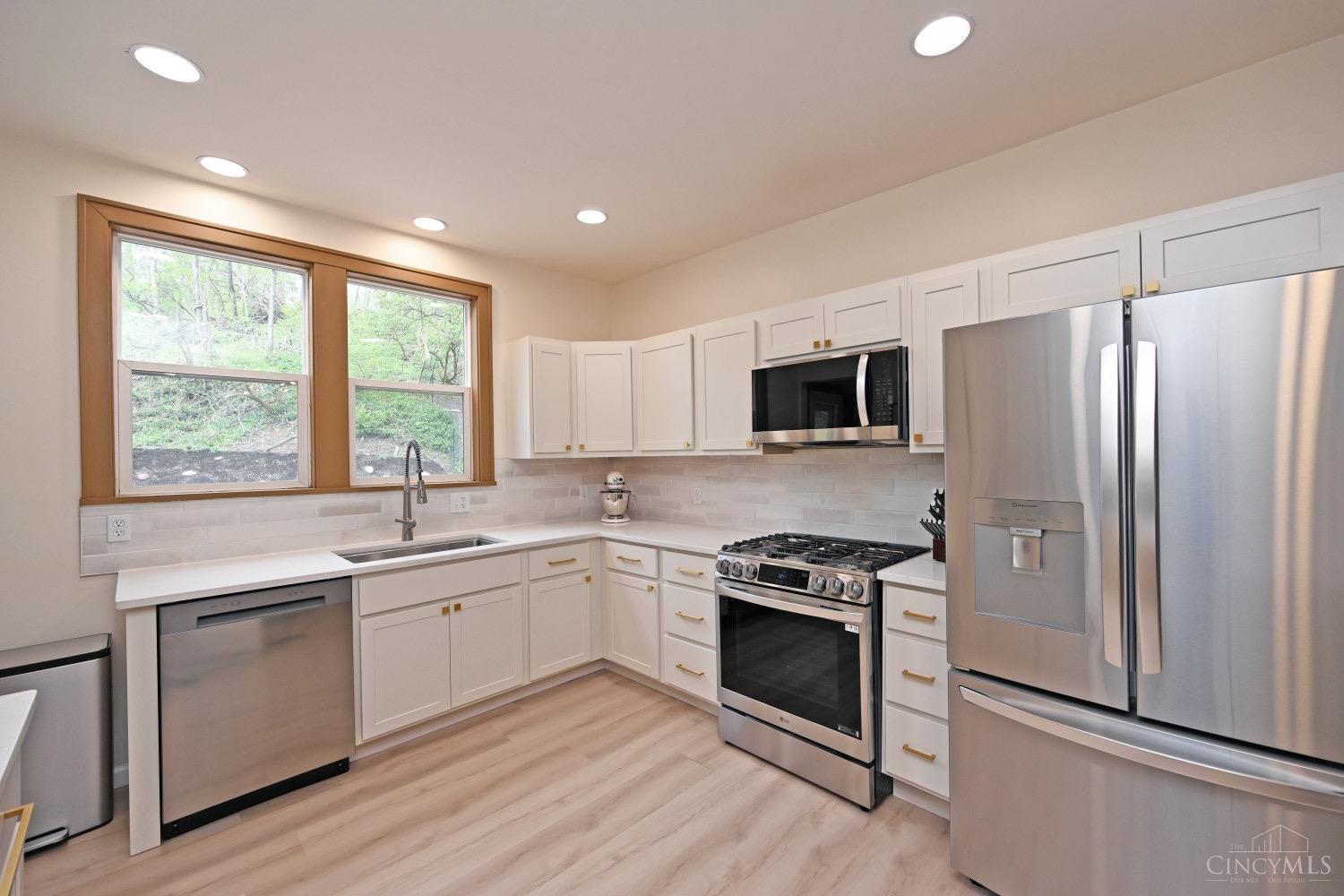 3583 Linwood Avenue, Cincinnati, Ohio image 6