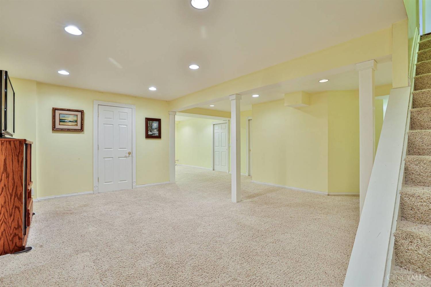 5896 Hazeltine Court, West Chester, Ohio image 38