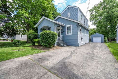 Photo of 4637 Alpine Avenue, Cincinnati, OH 45242 (MLS # 1879238)