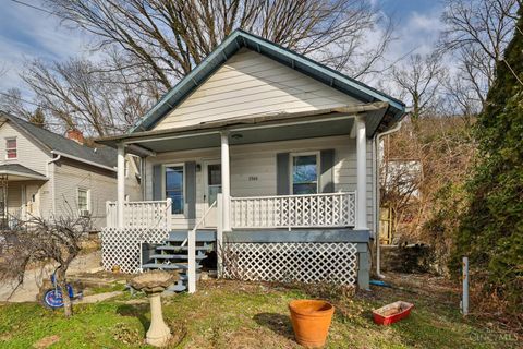 Photo of 5366 Tyndall Avenue, Cincinnati, OH 45233 (MLS # 1865557)