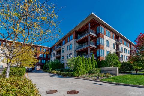 Photo of 2770 Observatory Avenue #204, Cincinnati, OH 45208 (MLS # 1859359) Photo of 2770 Observatory Avenue #204, Cincinnati, OH 45208 (MLS # 1859359)