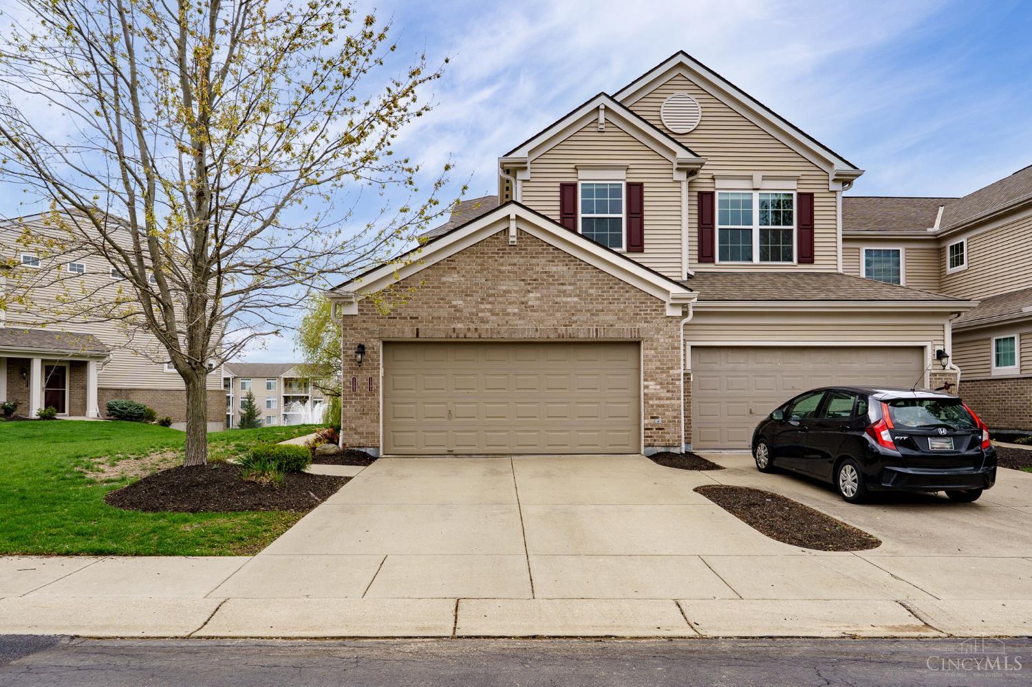 1103 Heritage Green Drive, Monroe, Ohio image 1