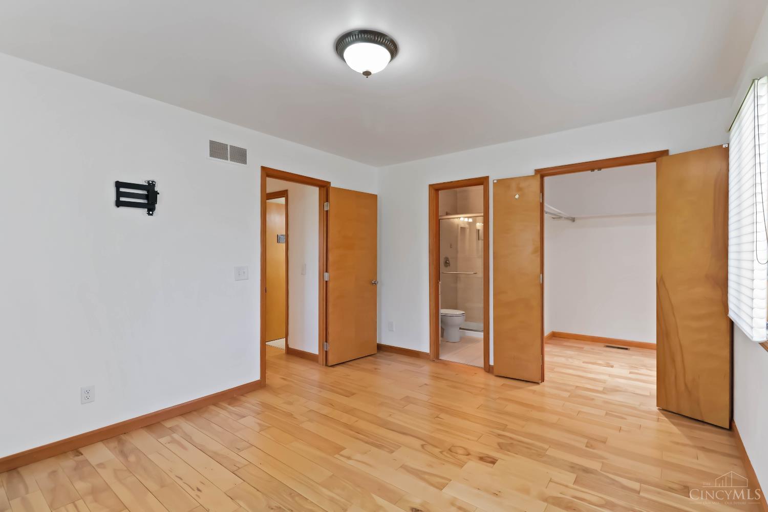 9146 Fidelis Drive, Blue Ash, Ohio image 21