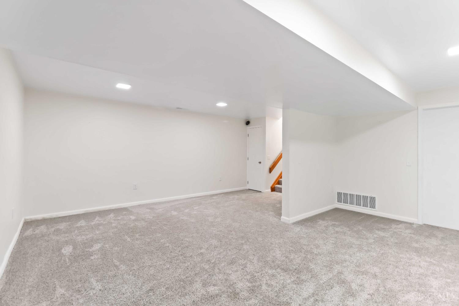 9146 Fidelis Drive, Blue Ash, Ohio image 34
