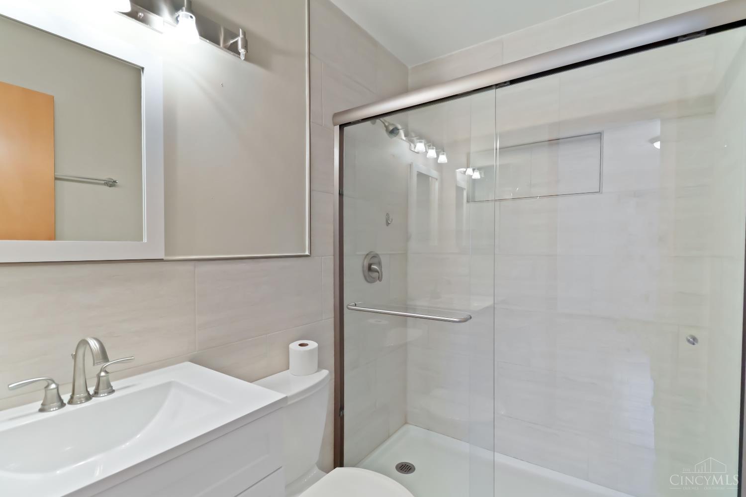 9146 Fidelis Drive, Blue Ash, Ohio image 24