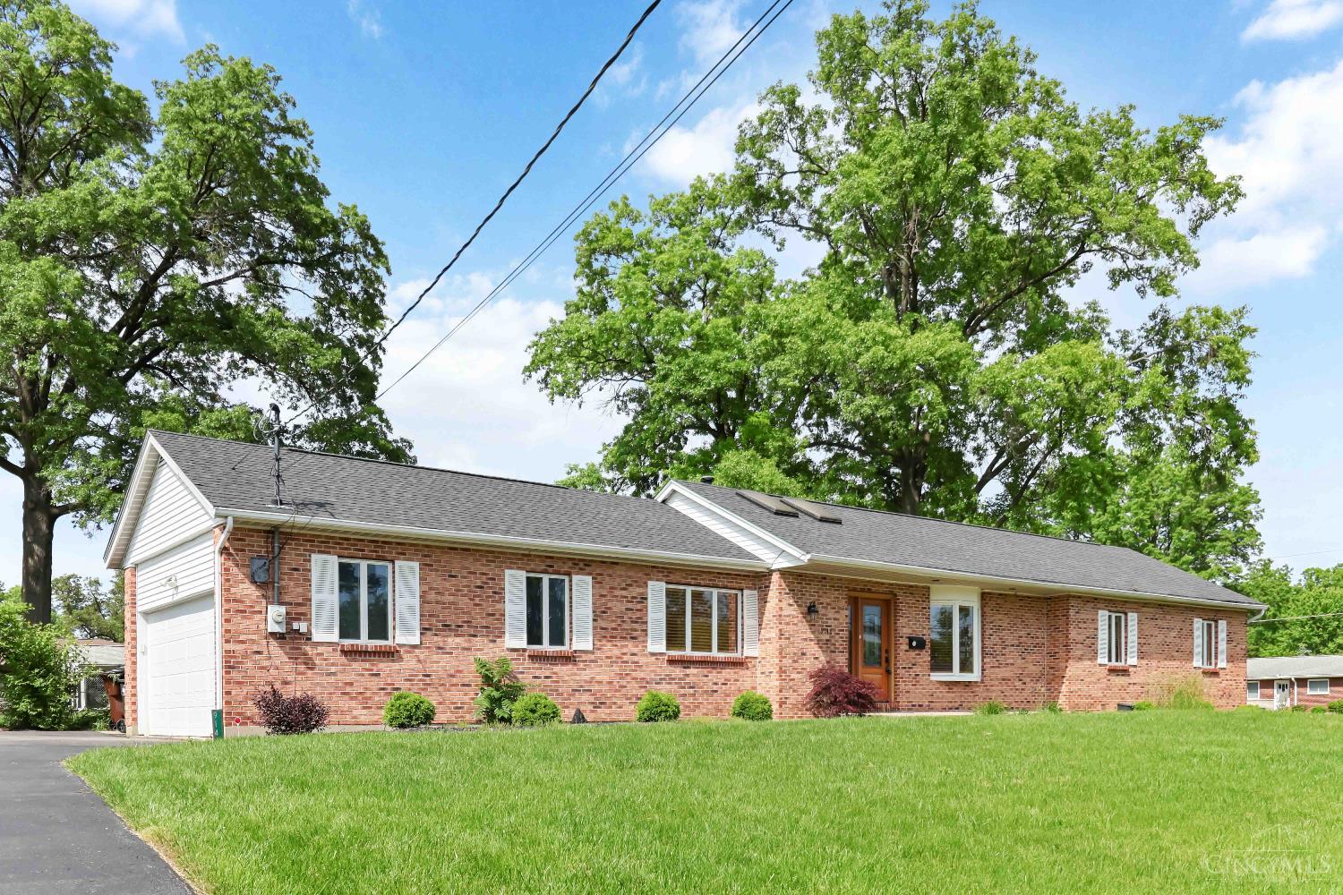 9146 Fidelis Drive, Blue Ash, Ohio image 3