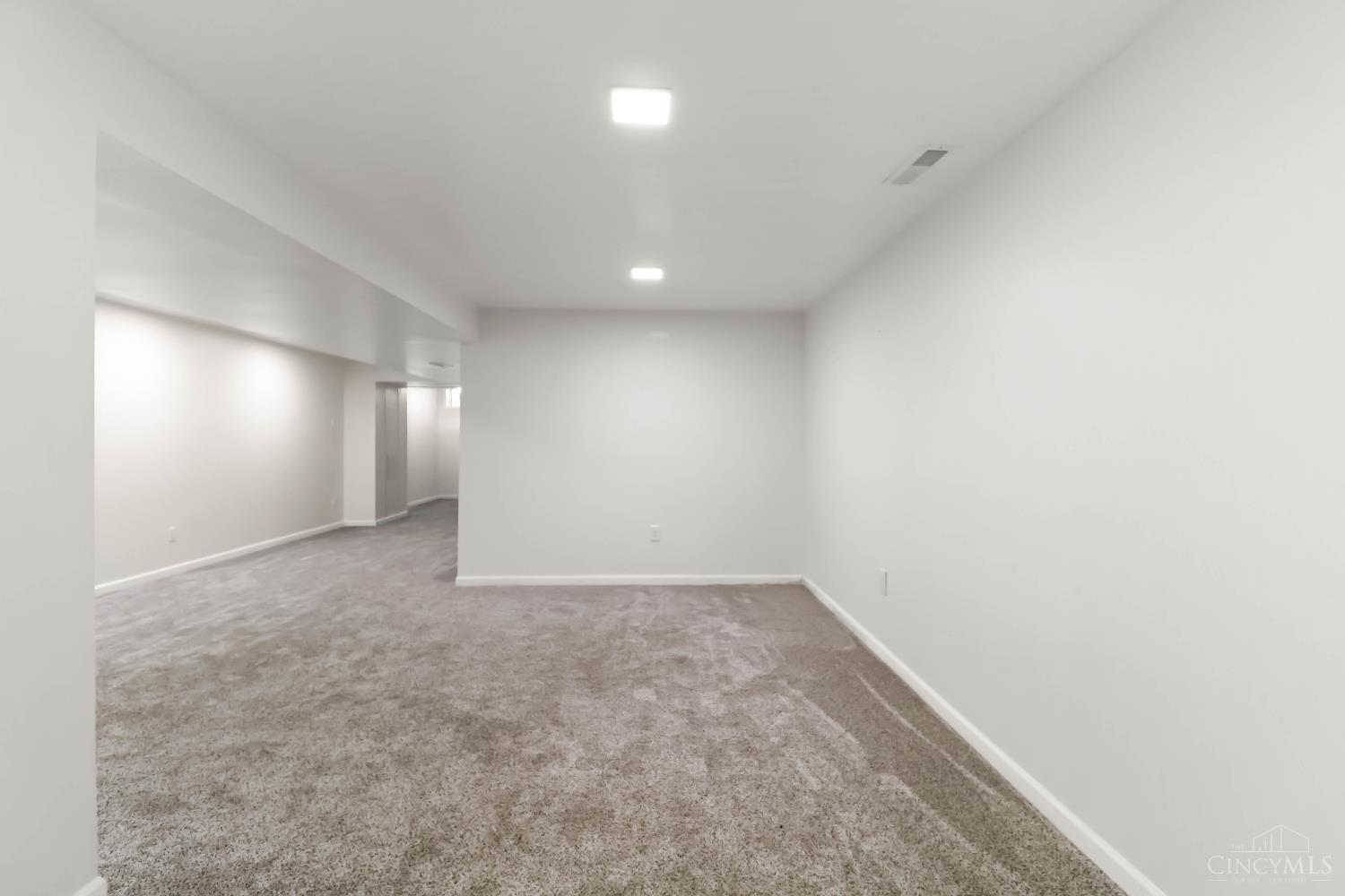9146 Fidelis Drive, Blue Ash, Ohio image 23