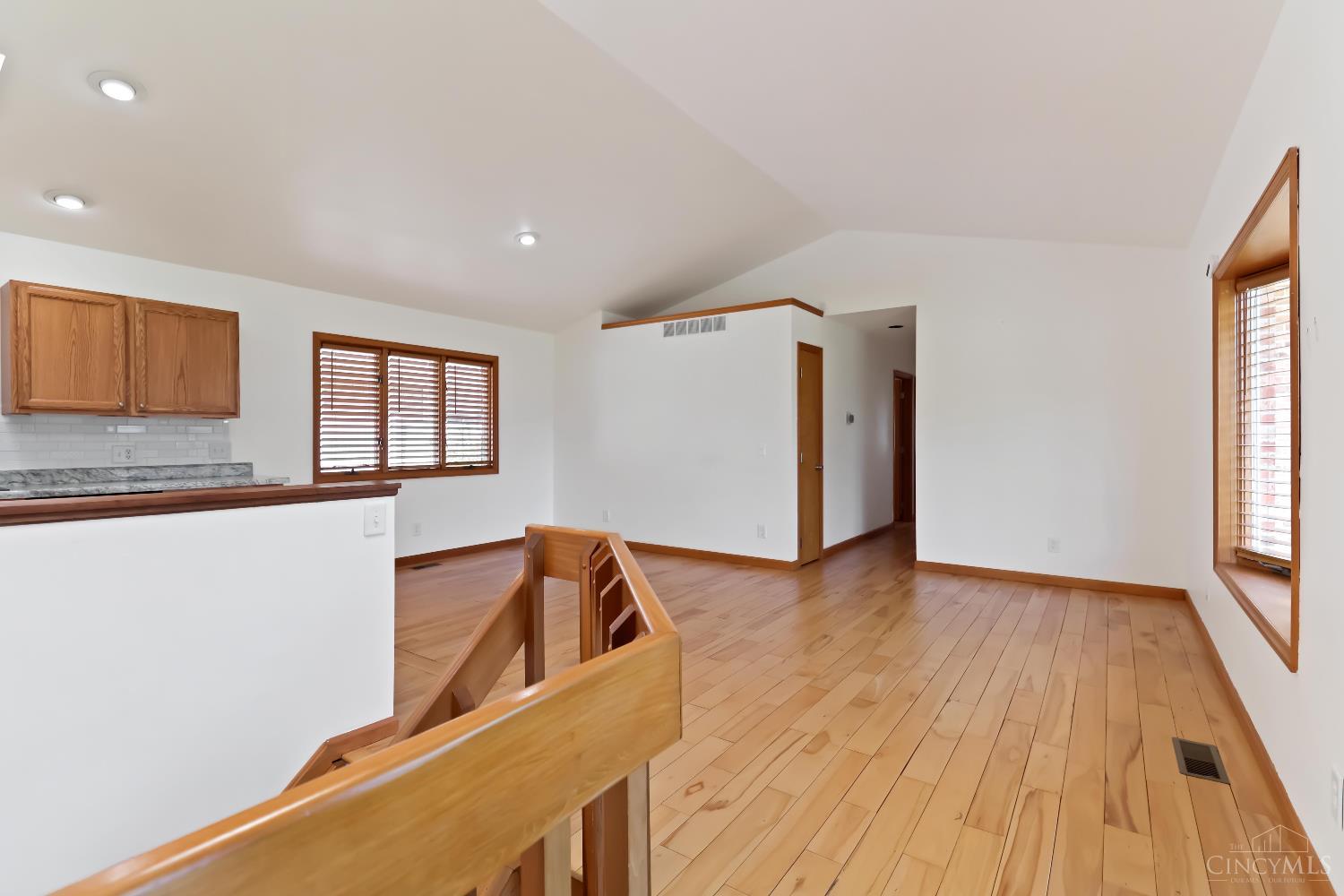 9146 Fidelis Drive, Blue Ash, Ohio image 8