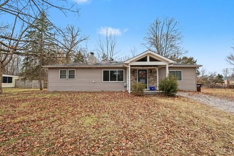 Photo of 5919 McPicken Drive, Milford, OH 45150 (MLS # 1866868)