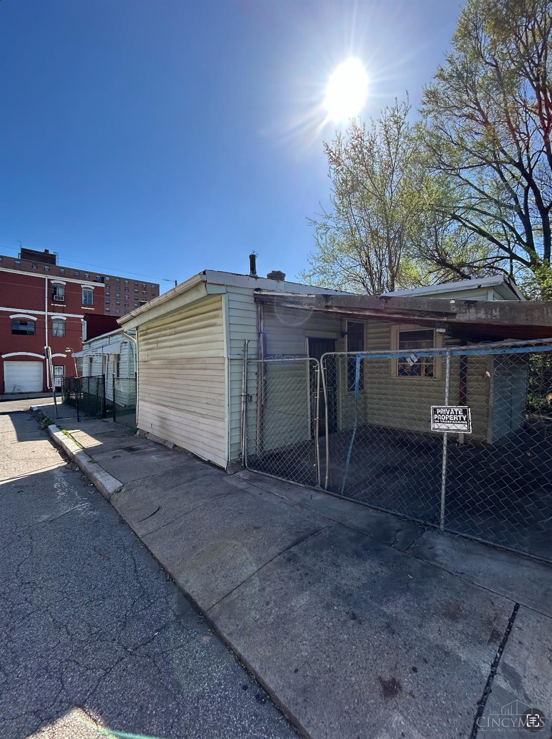 830 Livingston Street