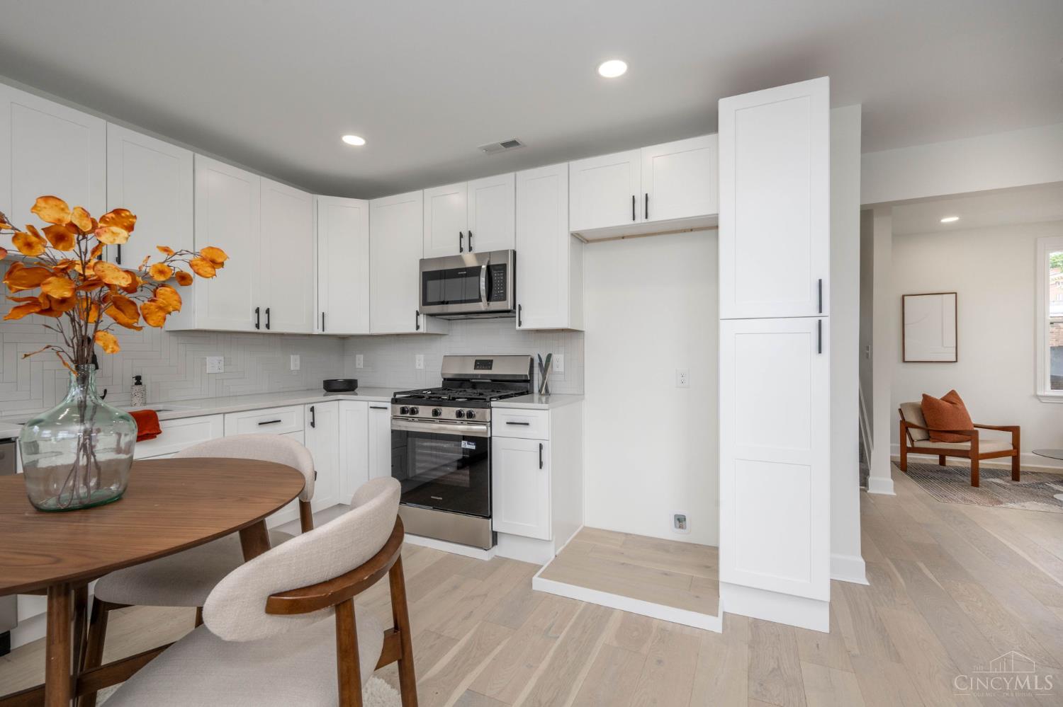 817 Hawthorne Avenue #B, Cincinnati, Ohio image 17
