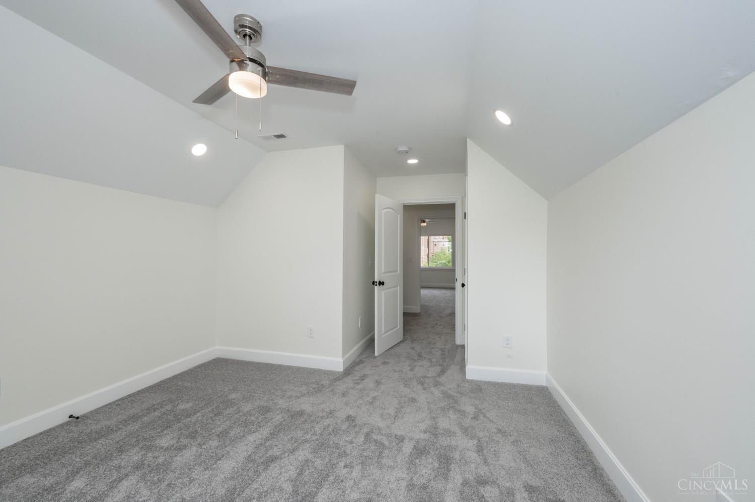 817 Hawthorne Avenue #B, Cincinnati, Ohio image 34