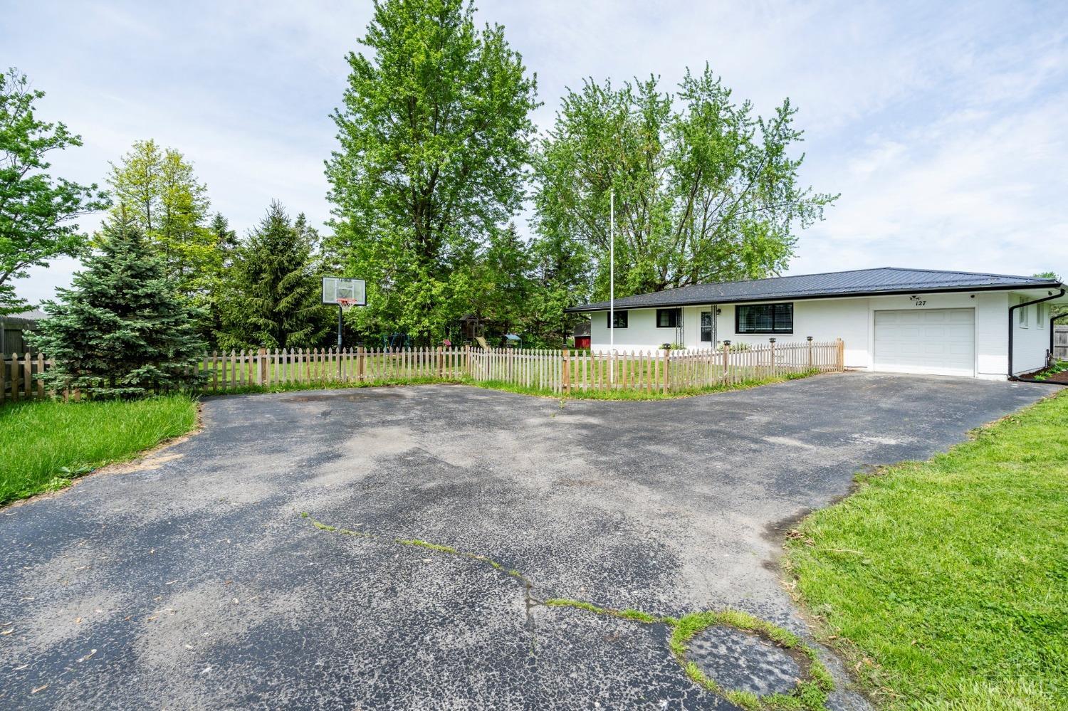 127 S College Street, Sabina, Ohio image 3
