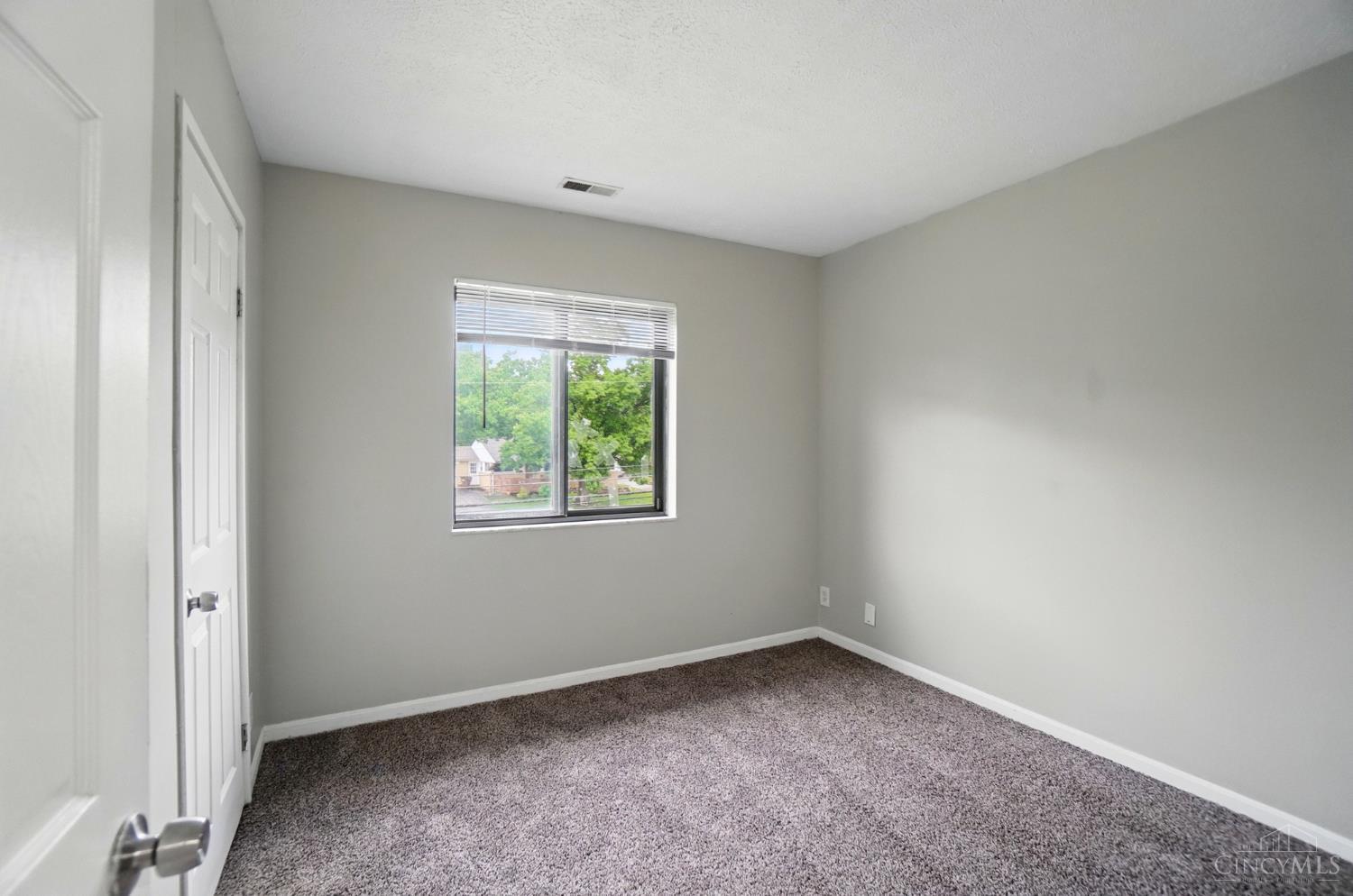 Delhi Twp, Ohio 45238, United States, 2 Bedrooms Bedrooms, ,2 BathroomsBathrooms,Residential,Active,145780