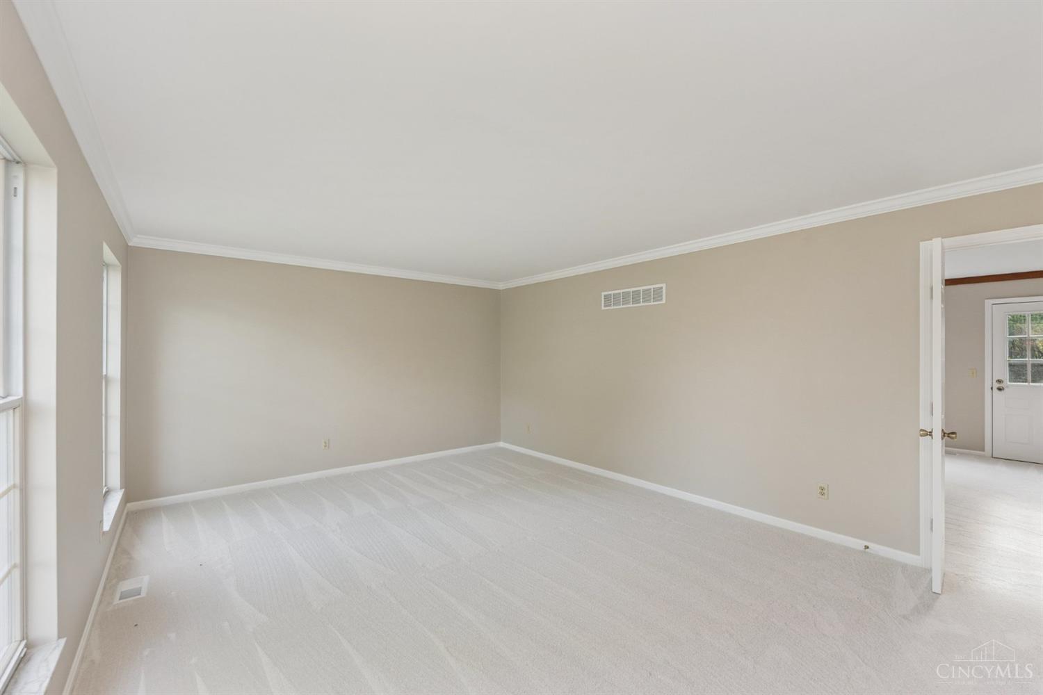 2250 Donnington Lane, Anderson Twp, Ohio image 12
