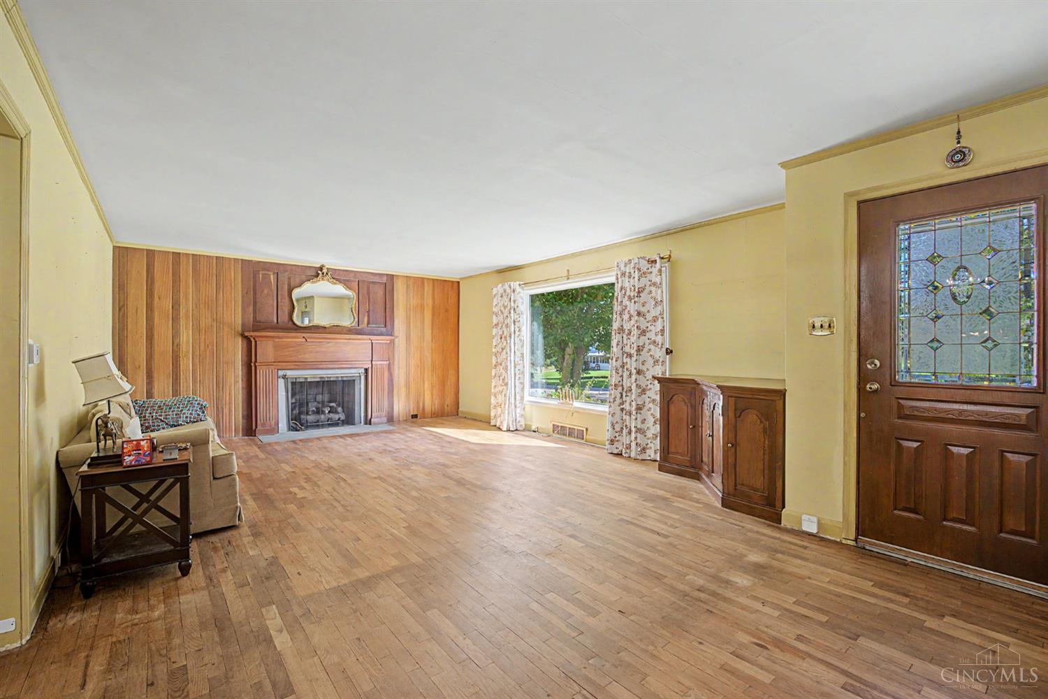 933 N High Street