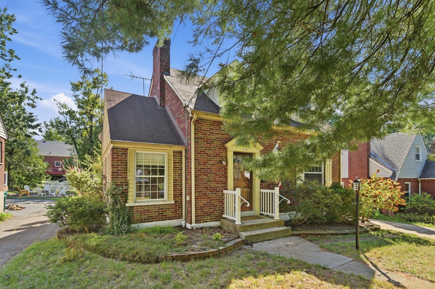 3131 Manning Avenue