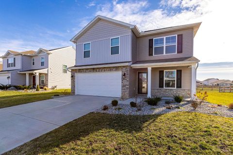 Photo of 411 E Oak Avenue, Trenton, OH 45067 (MLS # 1865963)