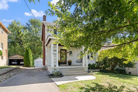 Photo of 5938 Woodmont Avenue, Cincinnati, OH 45213 (MLS # 1857261)