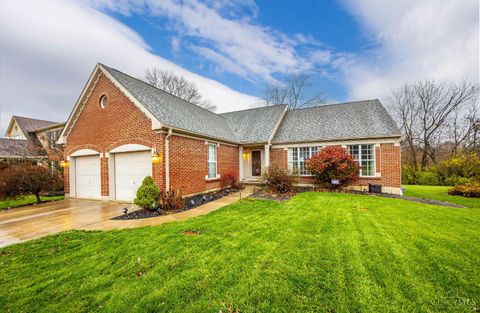 Photo of 9160 Cobblechase Court, Cincinnati, OH 45251 (MLS # 1863064)