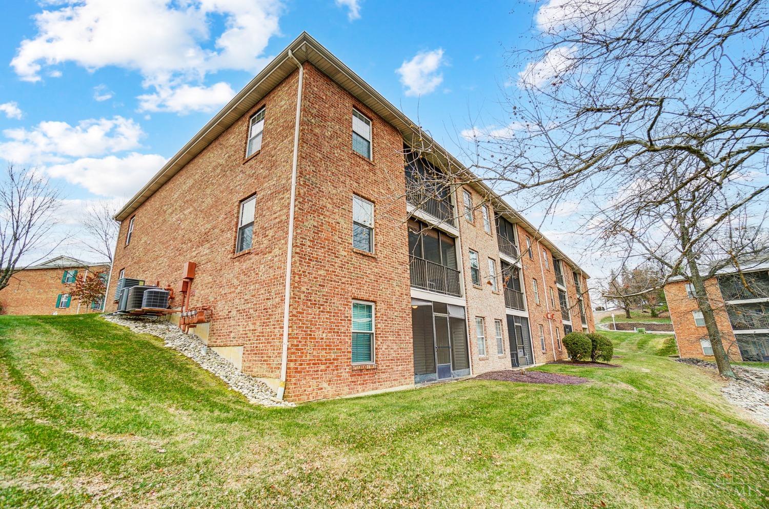 5473 Asbury Lake Drive #23, Green Twp, Ohio image 30