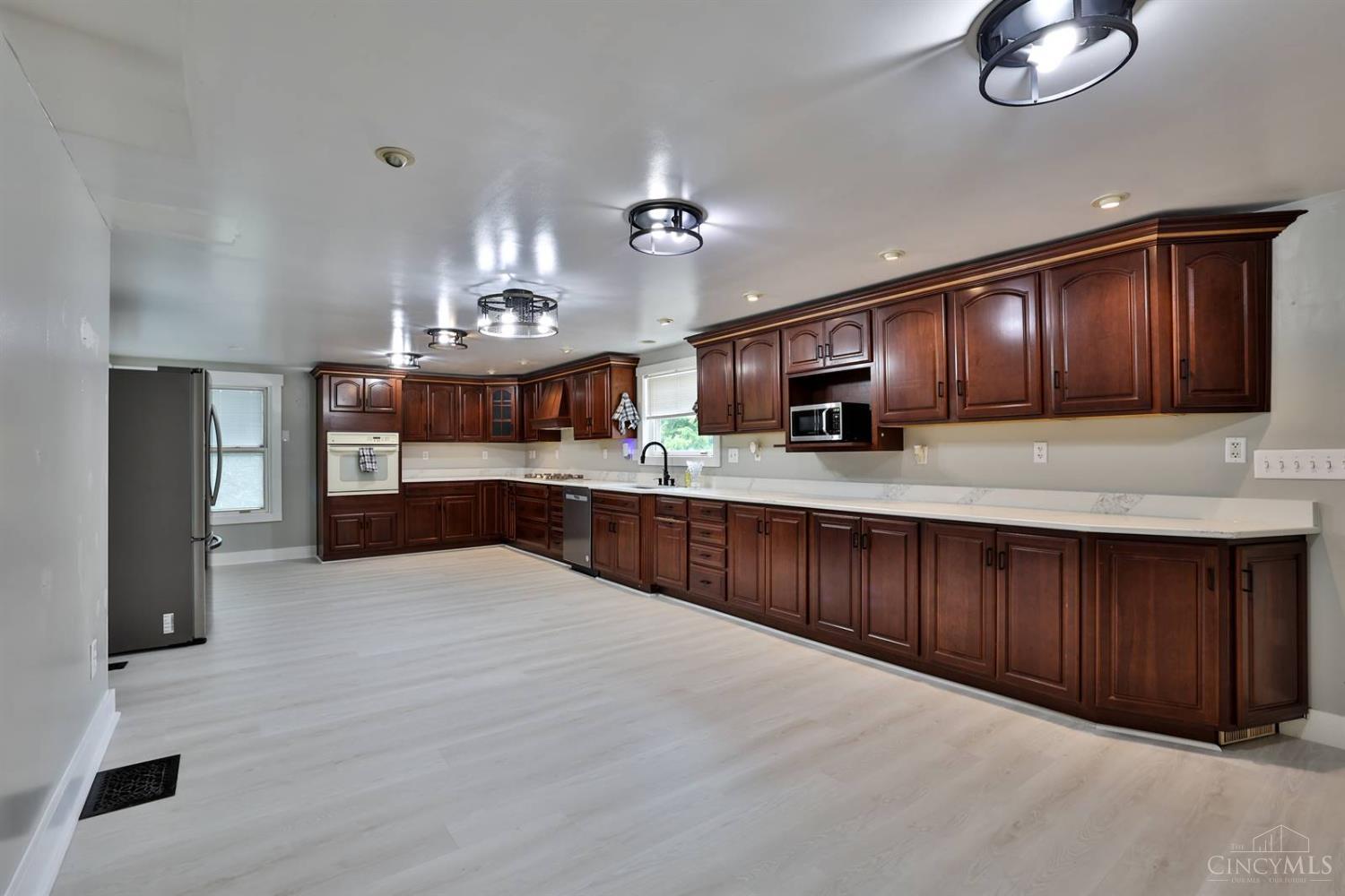 227 N Broadway Street, Lebanon, Utah image 20
