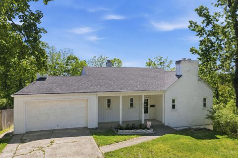 Photo of 2400 Homestead Place, Cincinnati, OH 45211 (MLS # 1878121)