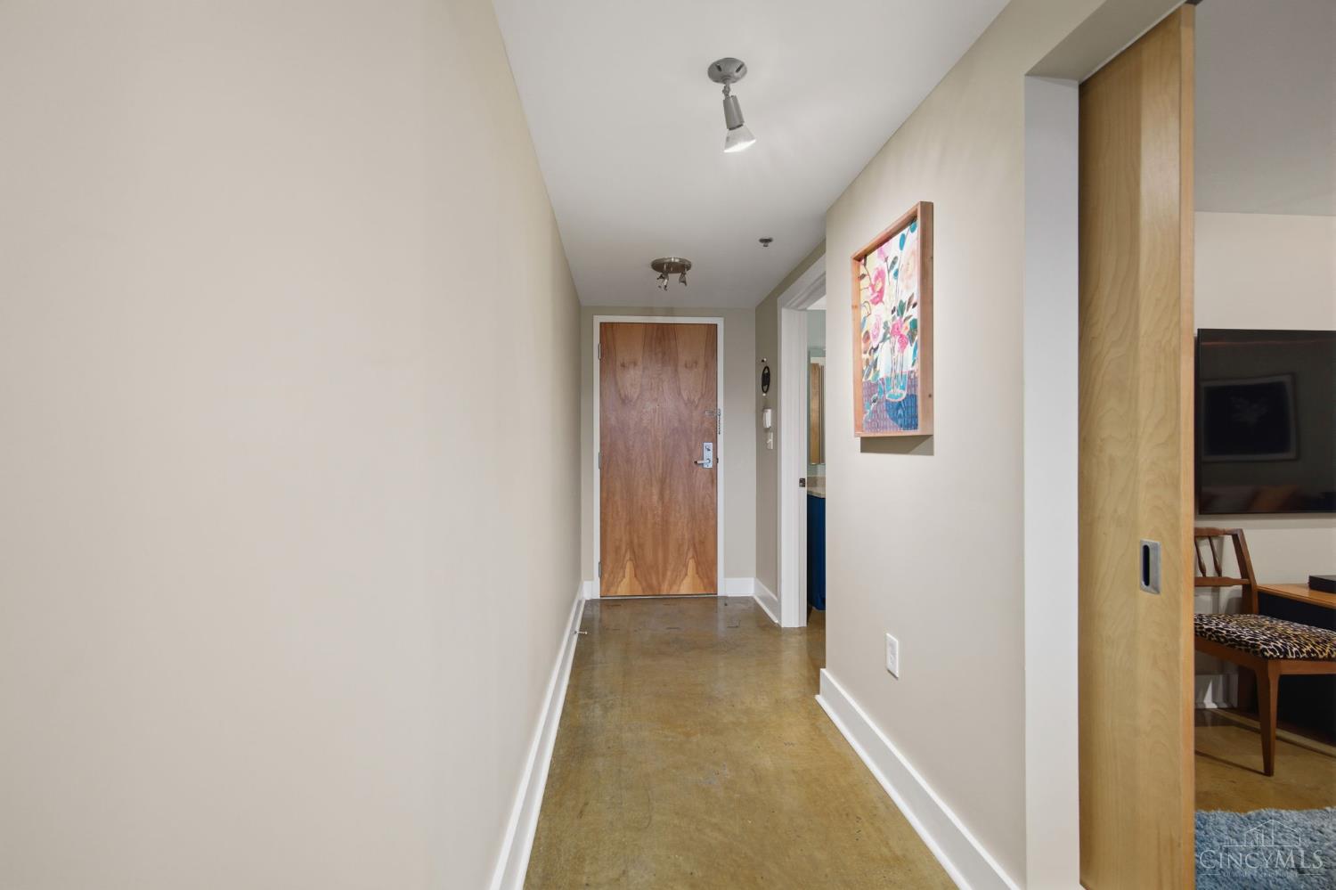 353 W Fourth Street 602