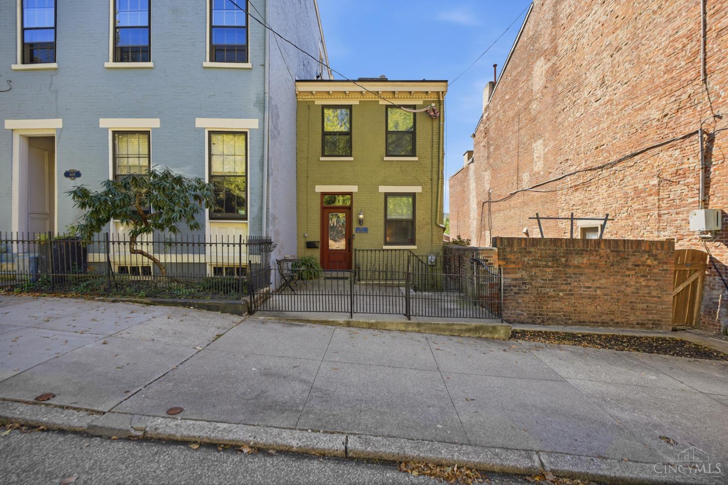 407 Milton
