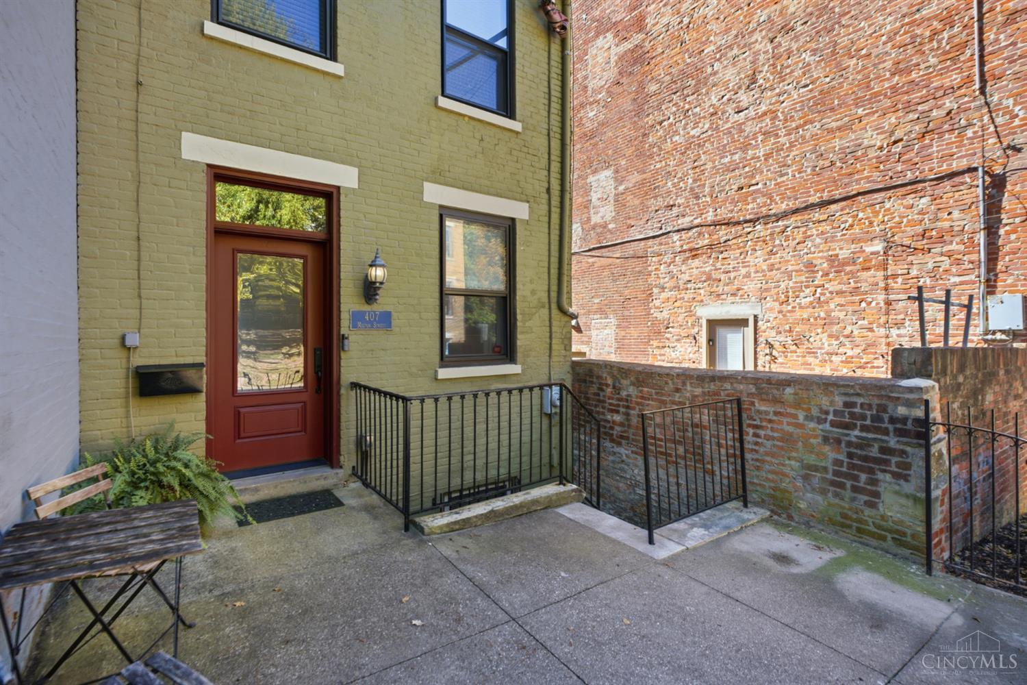 407 Milton