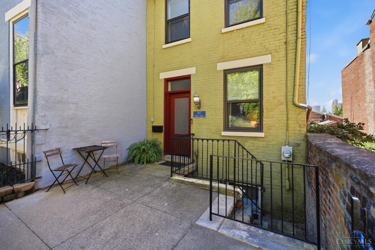 407 Milton