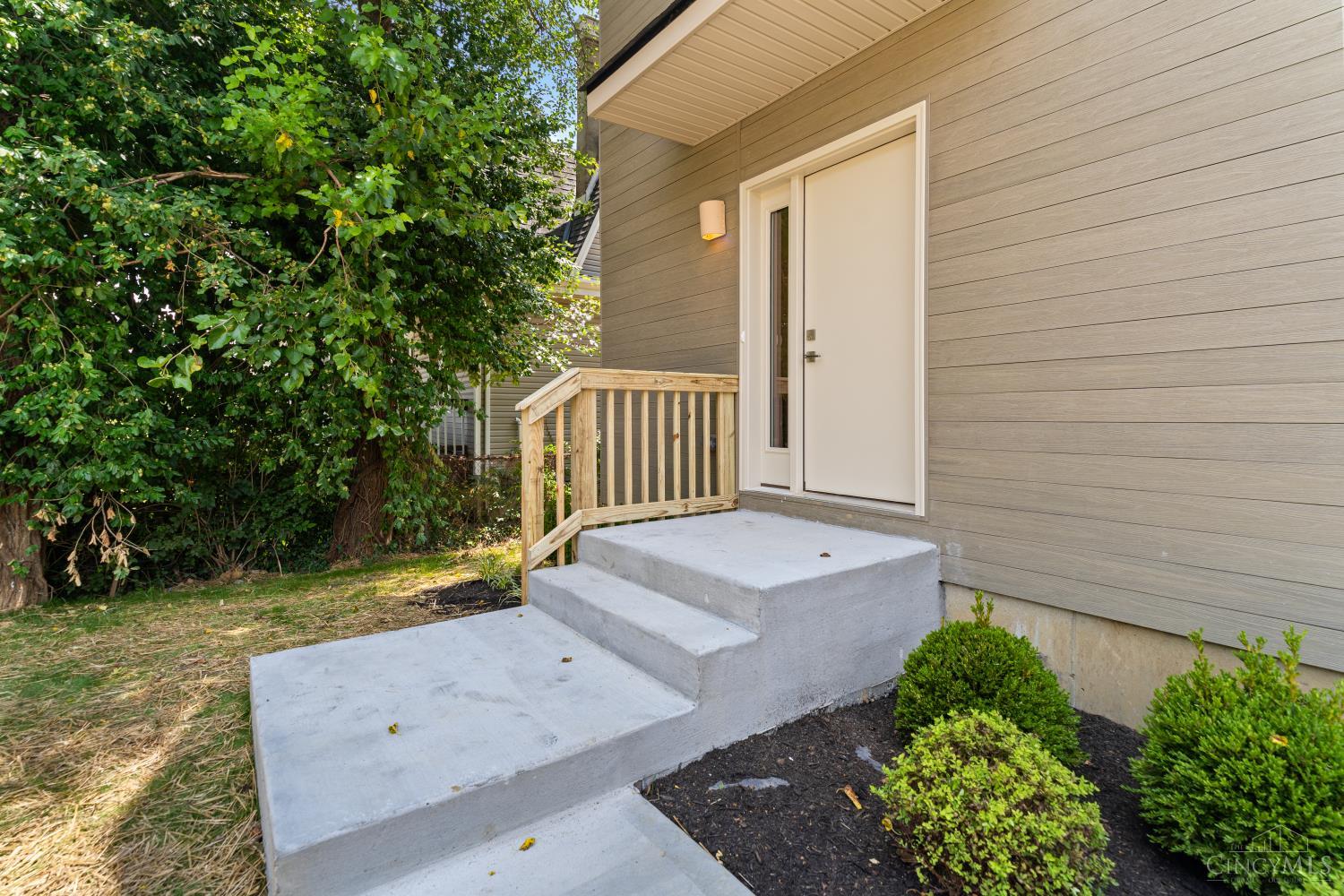 1869 Kinney Avenue